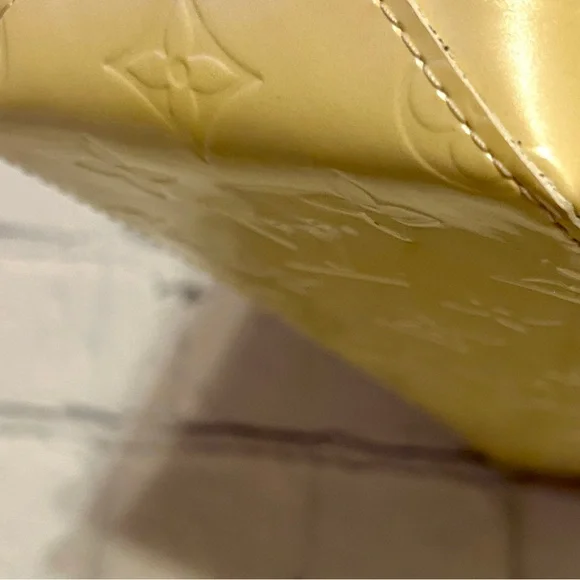 Louis Vuitton Vernis Reade PM Yellow Tote - EUC - Picture 6 of 15